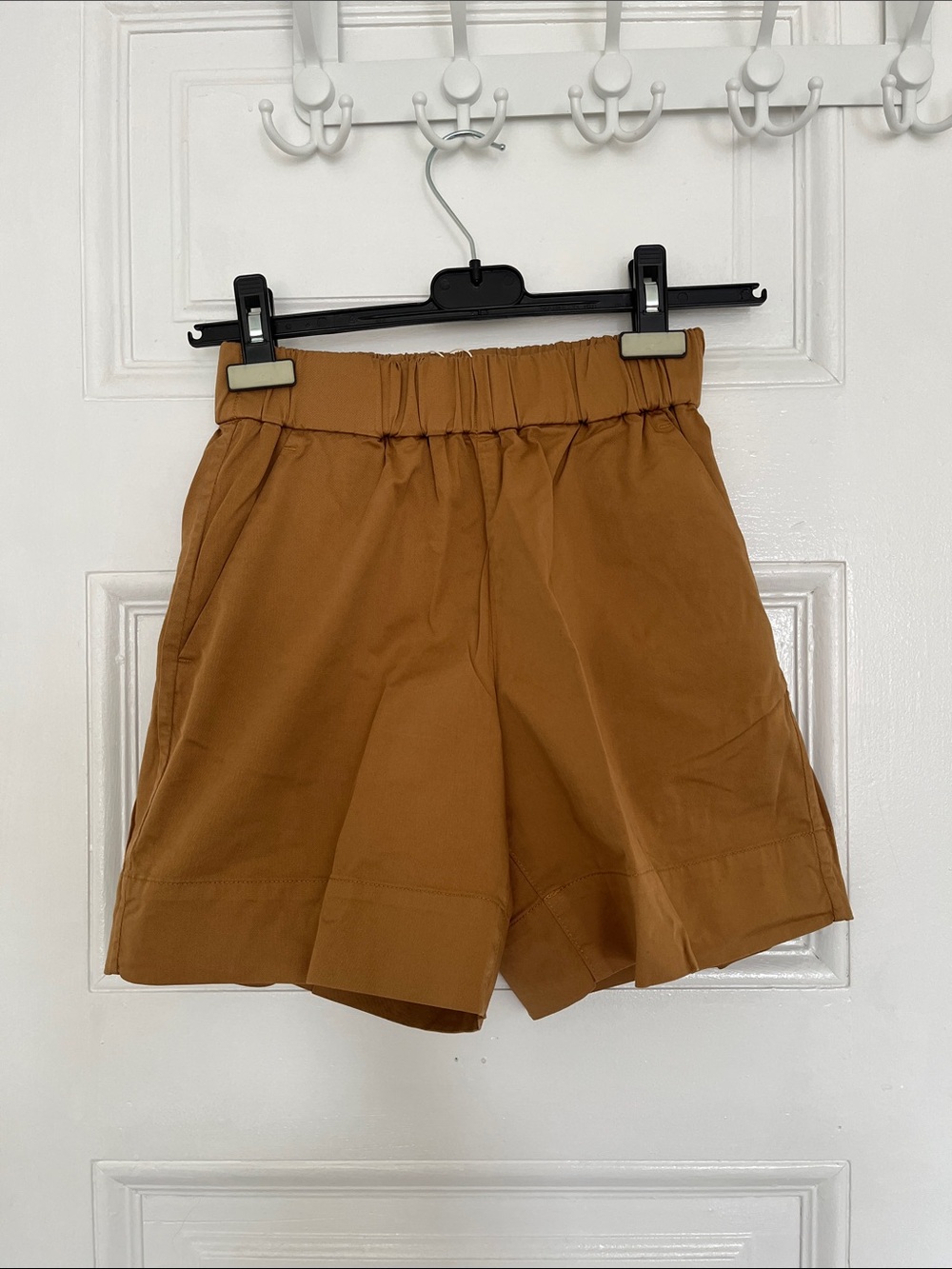 Everlane Easy short, tan NWT